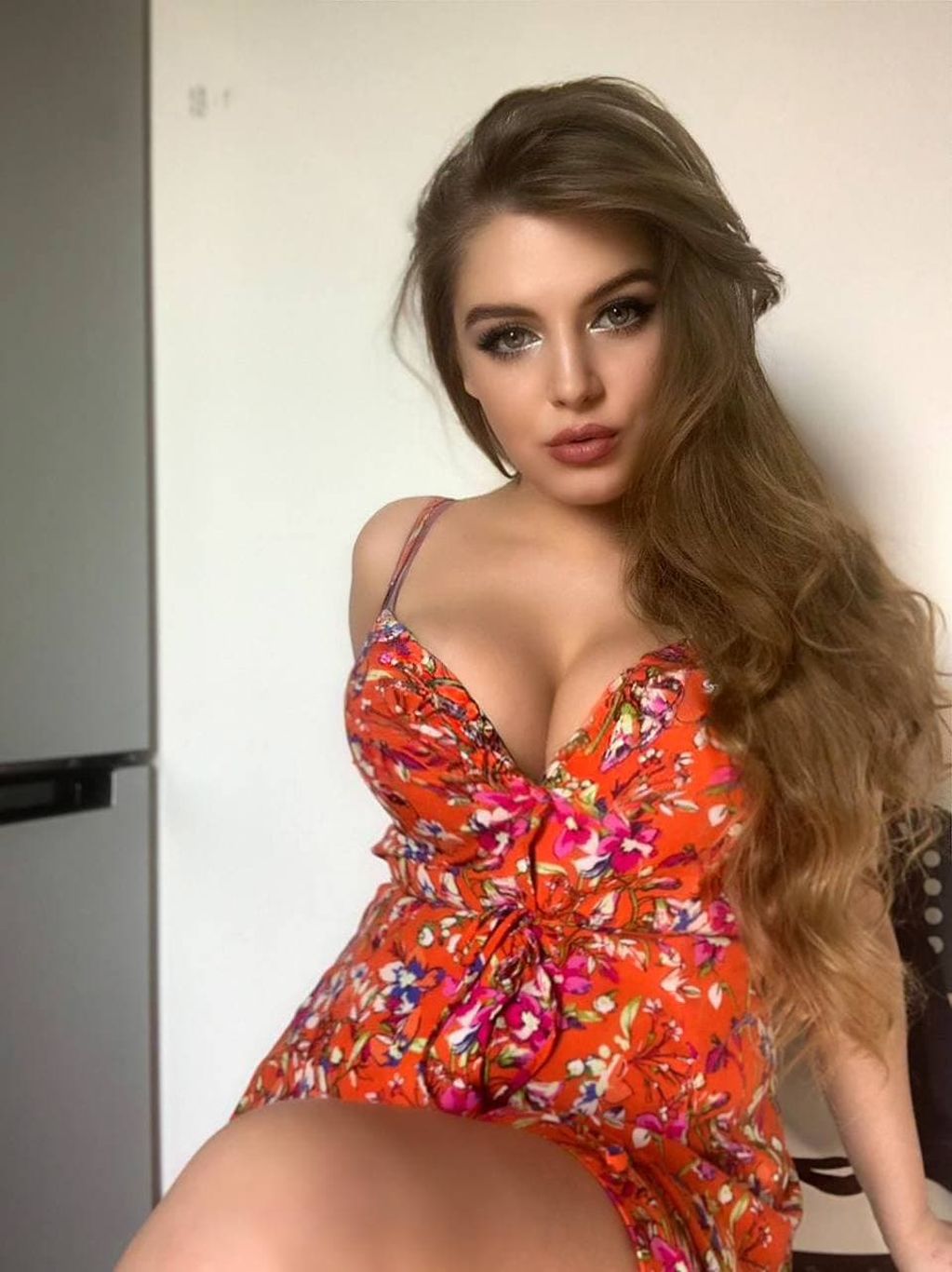 Проститутка Эля СПб у метро Владимирская, телефон +7(981)155-42-85