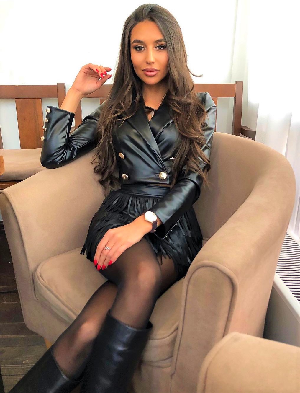 Проститутка Тамара СПб у метро Площадь Ленина, телефон +7(981)136-33-84