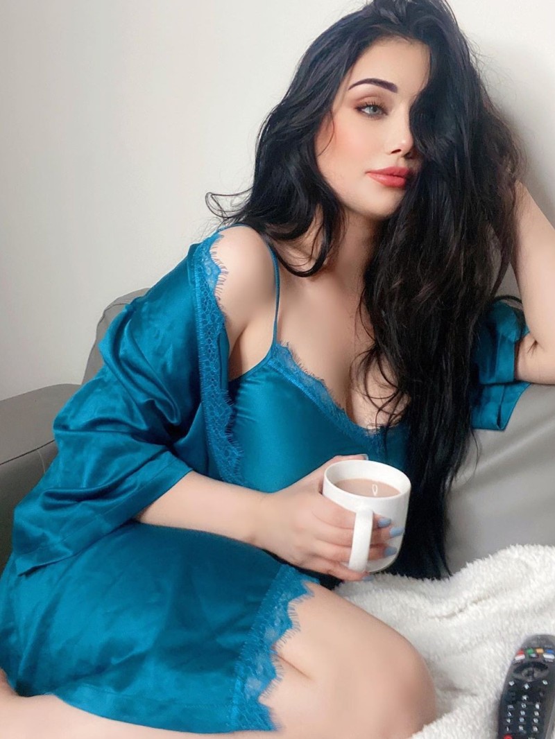 Проститутка Алиса СПб у метро Проспект Большевиков, телефон +7(981)155-42-85