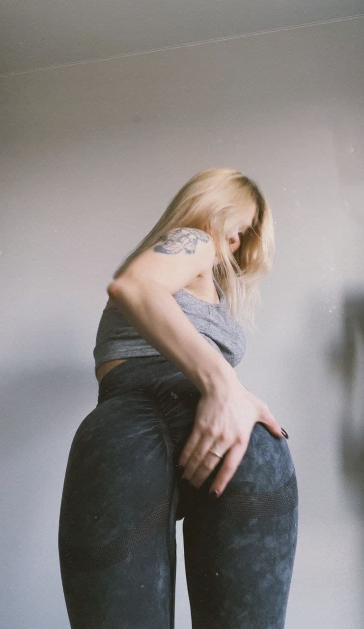 Проститутка Катюха СПб у метро Горьковская, телефон +7(911)737-42-93