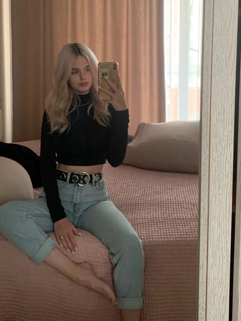 Проститутка Мэли СПб у метро Петроградская, телефон +7(911)737-42-93